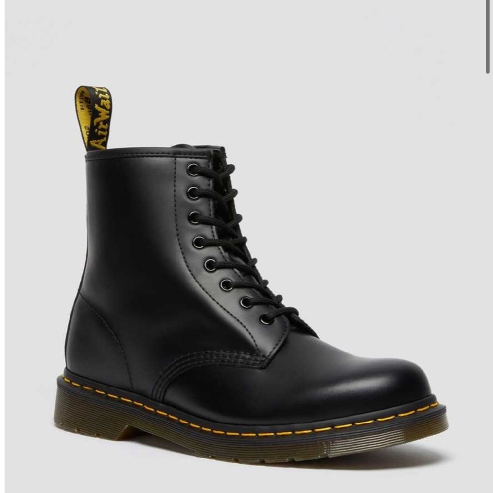 Dr. Martens 1460 SMOOTH LEATHER LACE UP BOOTS